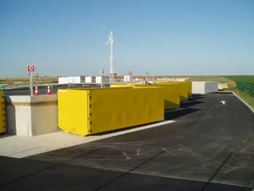 déchetterie avec gardes corps en béton préfabriqué