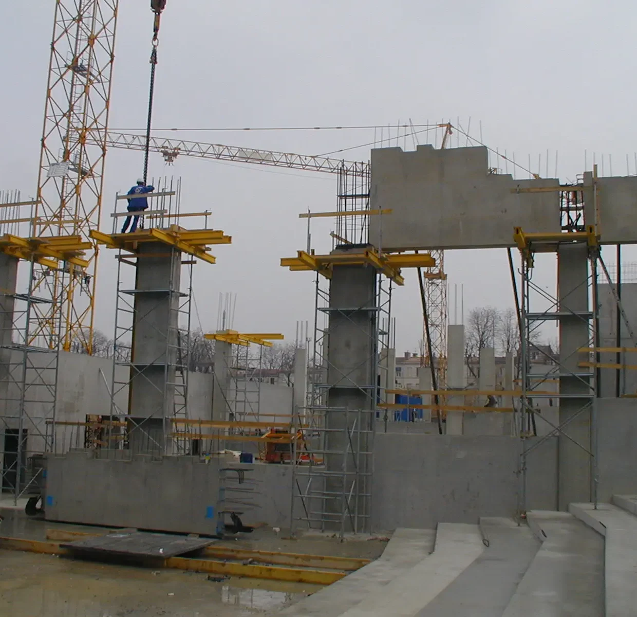 construction bâtiment avec du béton préfabriqué