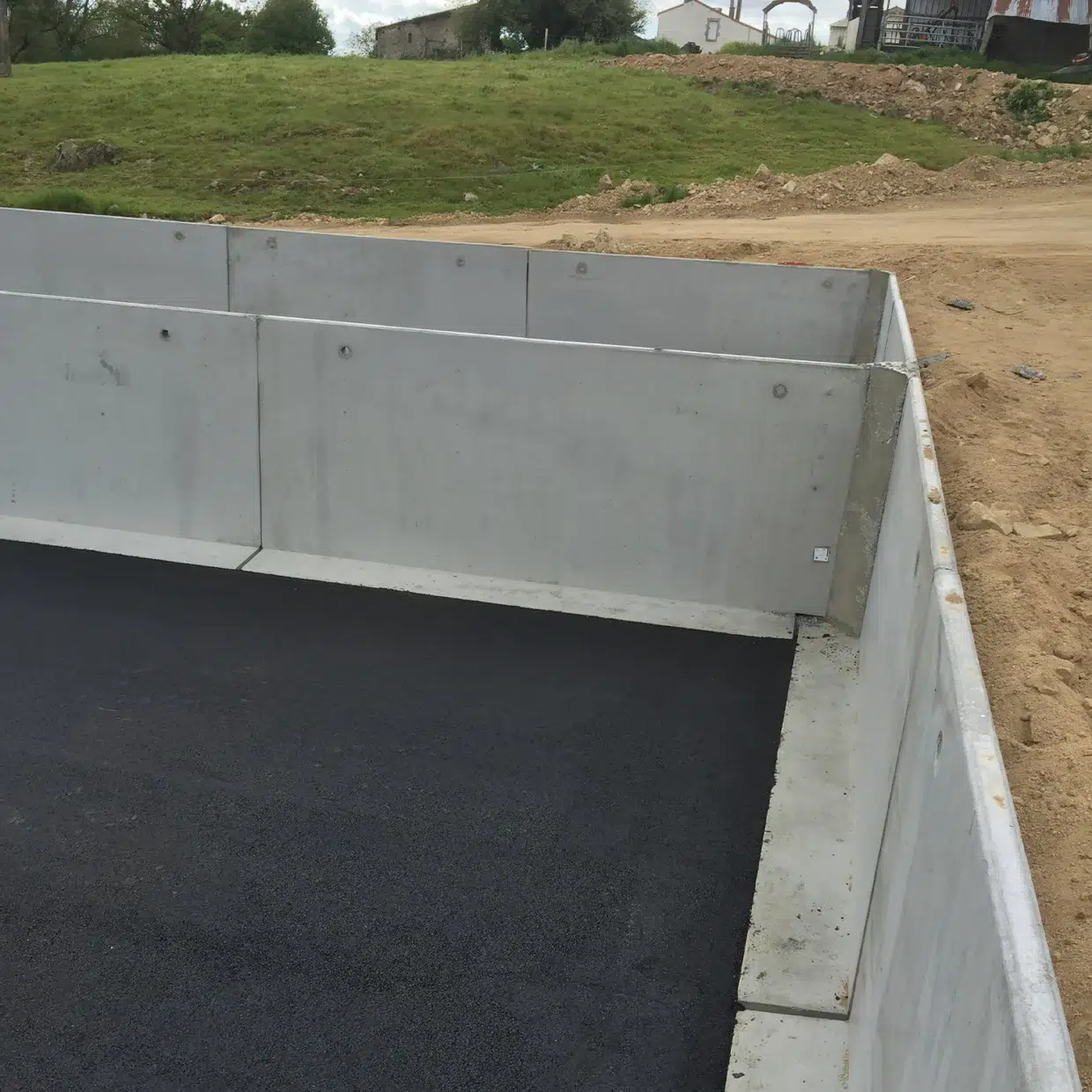 Mur en T en béton préfabriqué