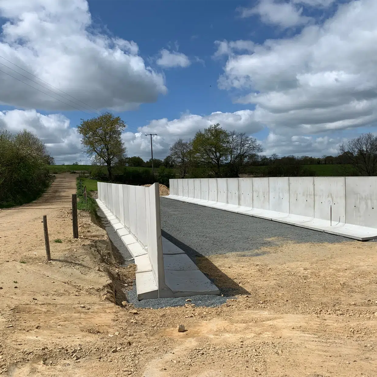Mur en L en béton préfabriqué